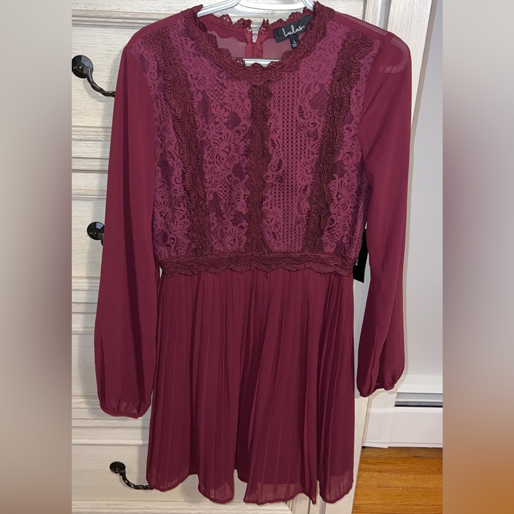 NWT LuLus Maroon Lace Detailed Dress. Size L.